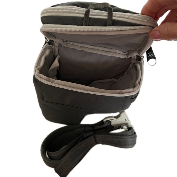 Pacsafe Camsafe V2 Camera Holster Anti-theft Belt Bag Gray New NWT Smart Travel - Picture 5 of 10